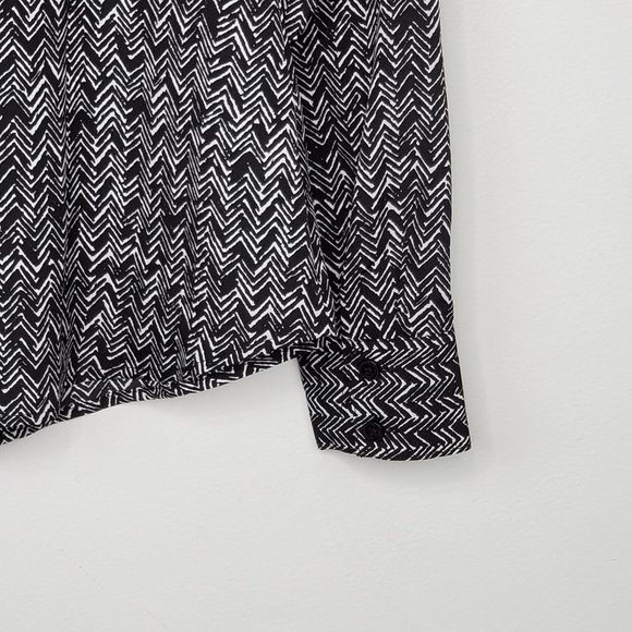 Ann Taylor Factory Black White Chevron Button Up Career Blouse Top Size 0 - Picture 9 of 11